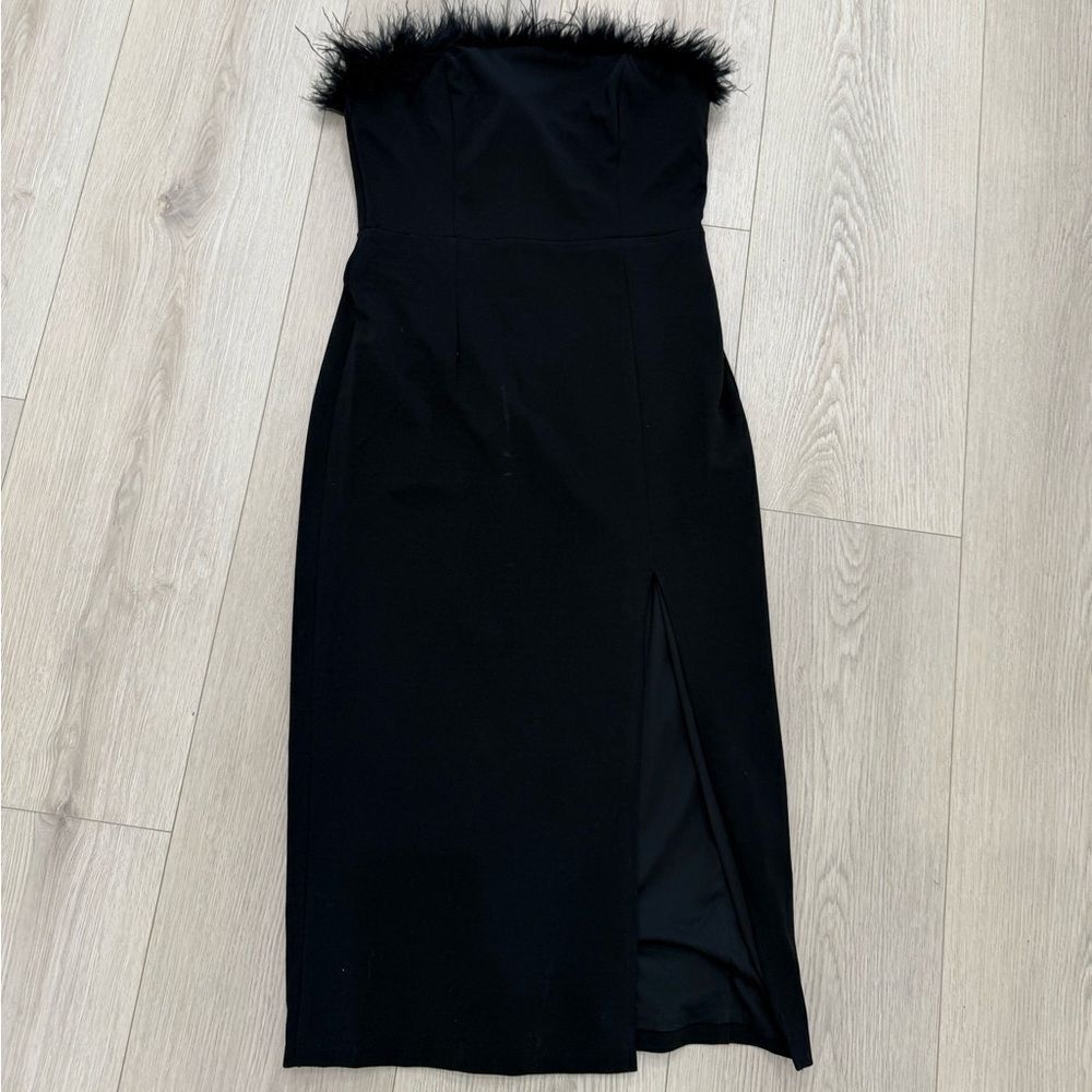 Fashion nova black dress feather detail size large cocktail dress  women’s